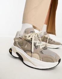 Polo Ralph Lauren – Sneaker in Grau mit dicker Sohle für 265€ in ASOS