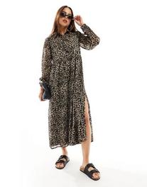 Wednesday's Girl – Wadenlanges Hemdblusenkleid in Braun mit plakativem Leopardenmuster für 47,99€ in ASOS