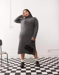 Noisy May Curve – Hochgeschlossenes Midi-Pulloverkleid aus Strick in Grau für 43€ in ASOS