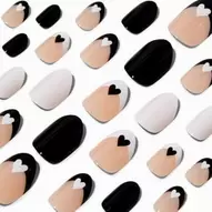 Black & White Hearts Round Vegan Press On Faux Nail Set - 24 Pack für 7,79€ in Claire's