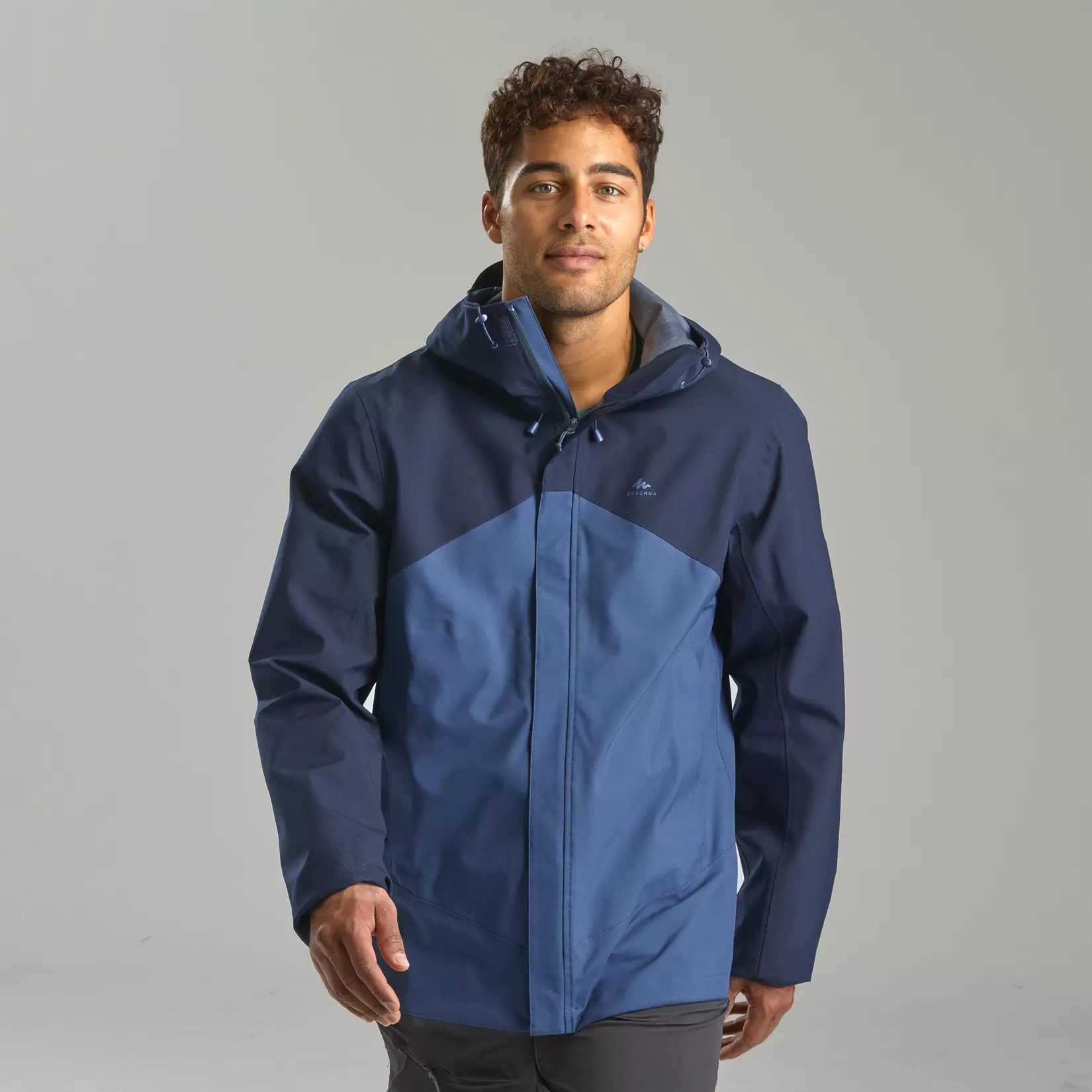 Wanderjacke Bergwandern MH150 wasserdicht leicht Herren grün für 64,99€ in Decathlon