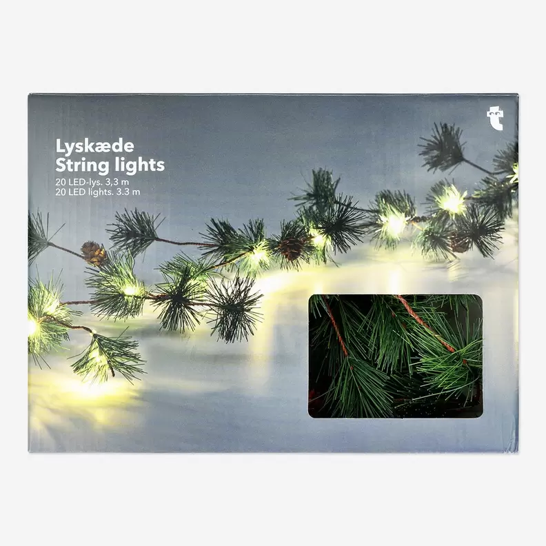 Lichterkette mit Tannennadelzweigen - 330 cm für 12€ in Flying Tiger