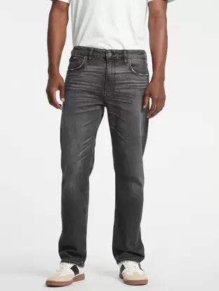 G16 Straight Jeans für 99€ in Guess