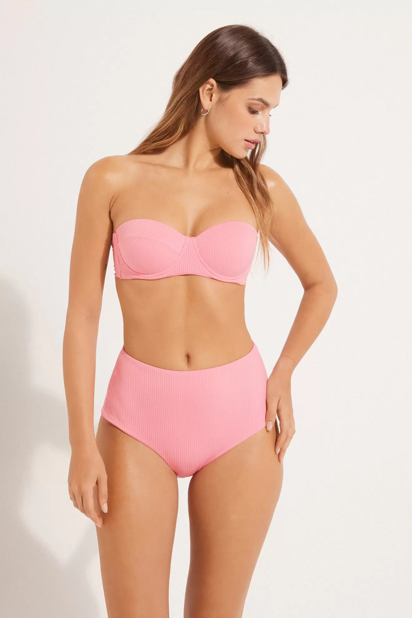 Bikinislip mit hohem Bund aus recycelter Mikrofaser mit Rippenmuster für 9,99€ in Tezenis