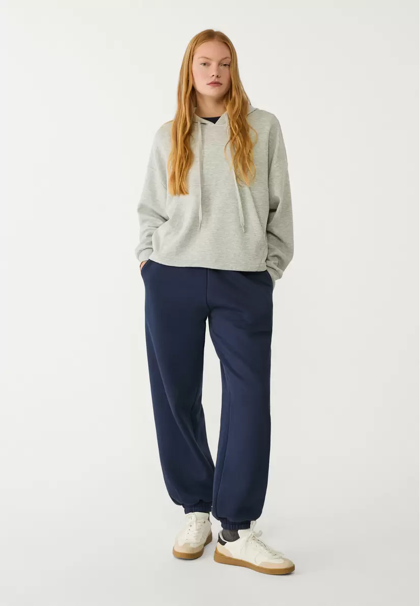 Boyfriend-Joggerhose aus Fleece für 17,99€ in Stradivarius