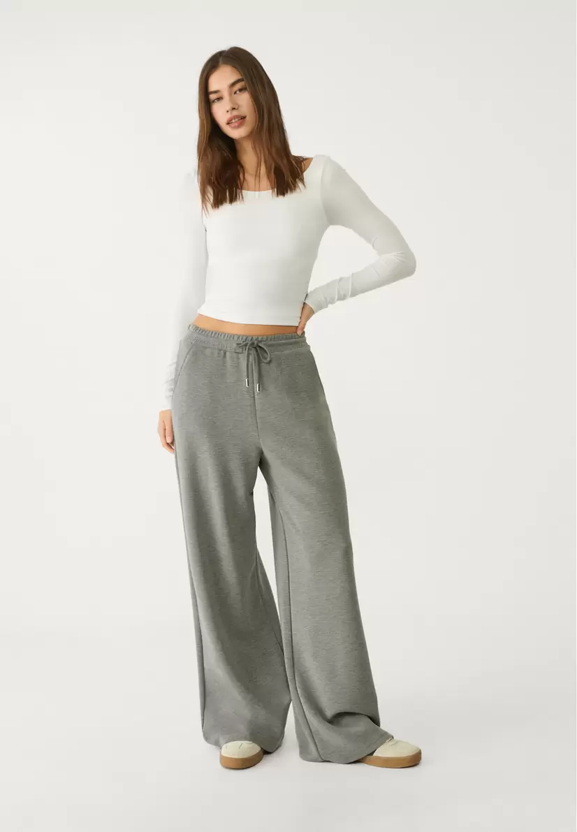 Weiche Palazzo-Hose für 29,99€ in Stradivarius