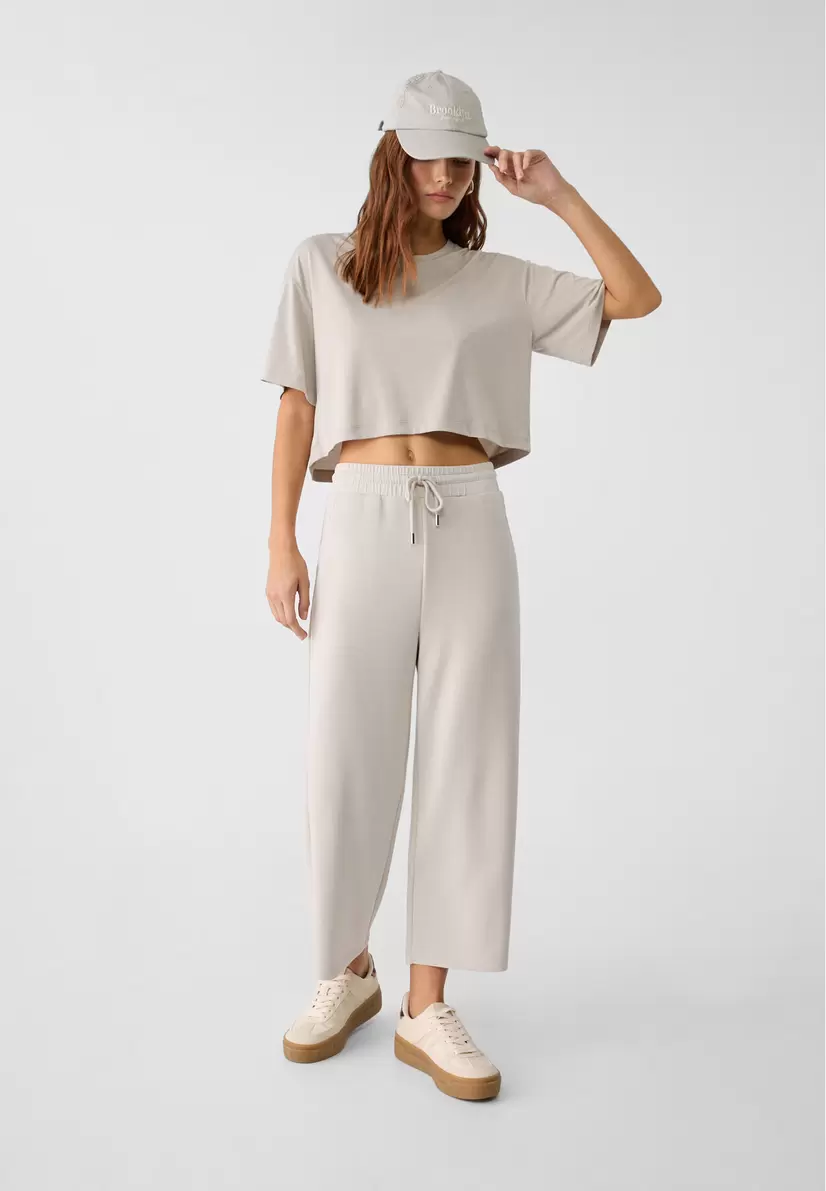 Fließende weiche Culotte-Hose für 25,99€ in Stradivarius