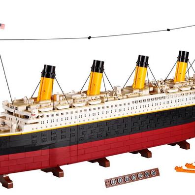 LEGO® Titanic für 679,99€ in Lego