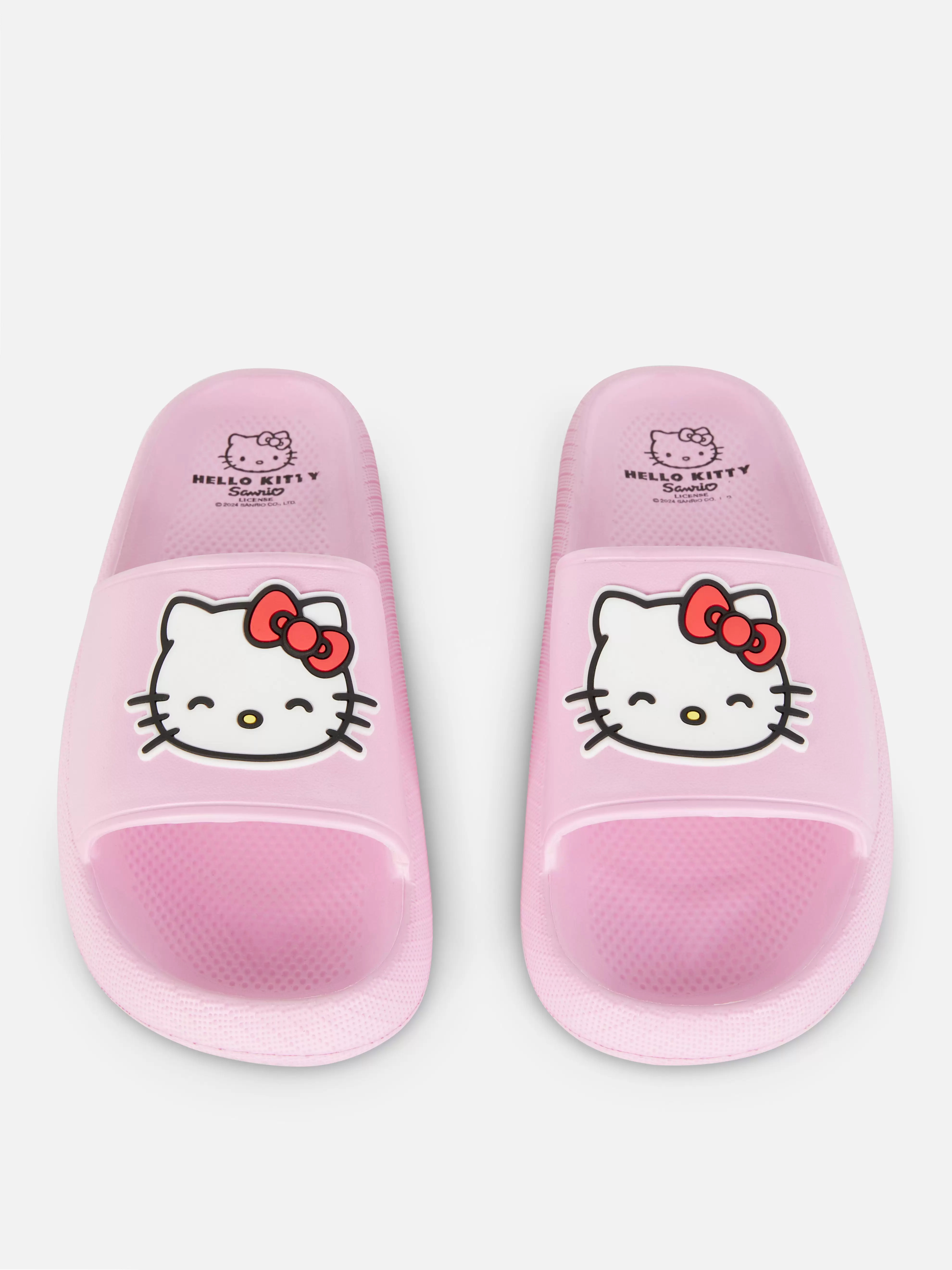 „Hello Kitty“ Badesandalen zum 50. Jubiläum für 11€ in Primark