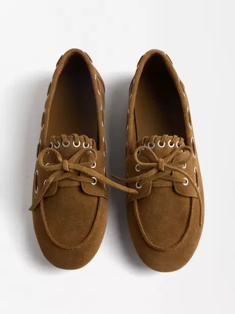 Suede Leather Loafers With Studs für 59,99€ in Parfois