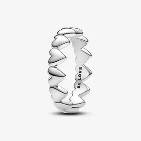 Reihe von Herzen Ring für 39€ in Pandora